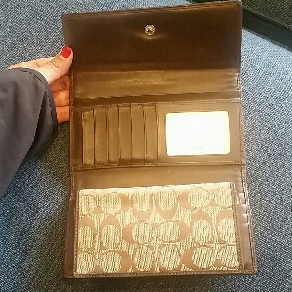 Authentic coach wallet - Picture 2 of 6